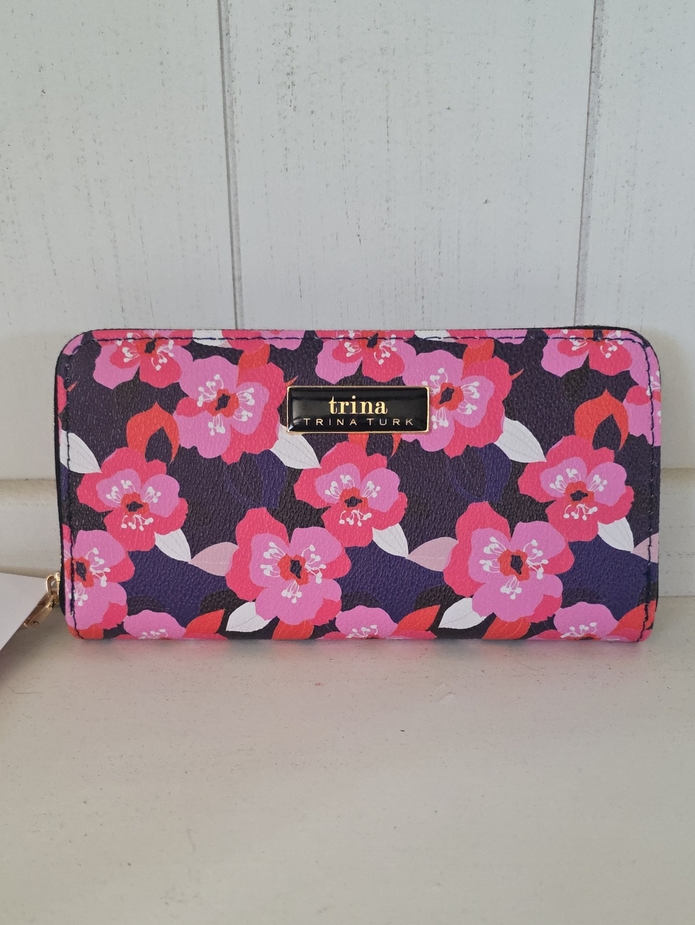 NWT Trina Turk LargebZip Around Wallet In Gift Box